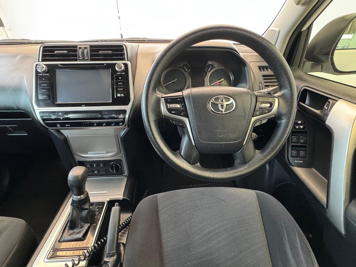 2019 Toyota Landcruiser Prado GX GDJ150R 4X4 Dual Range image 9