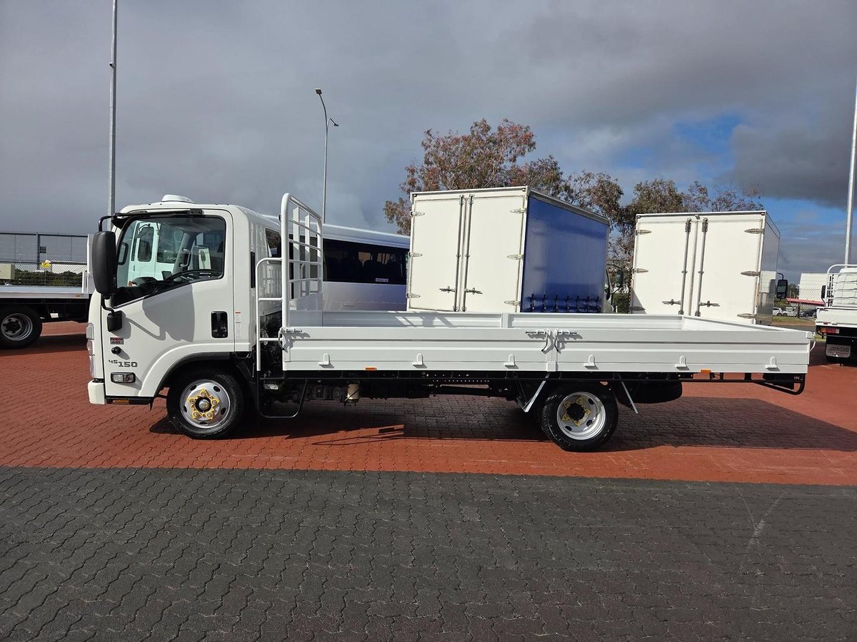 2024 Isuzu Nlr 45-150 Amt Mwb Car License Tray image 15