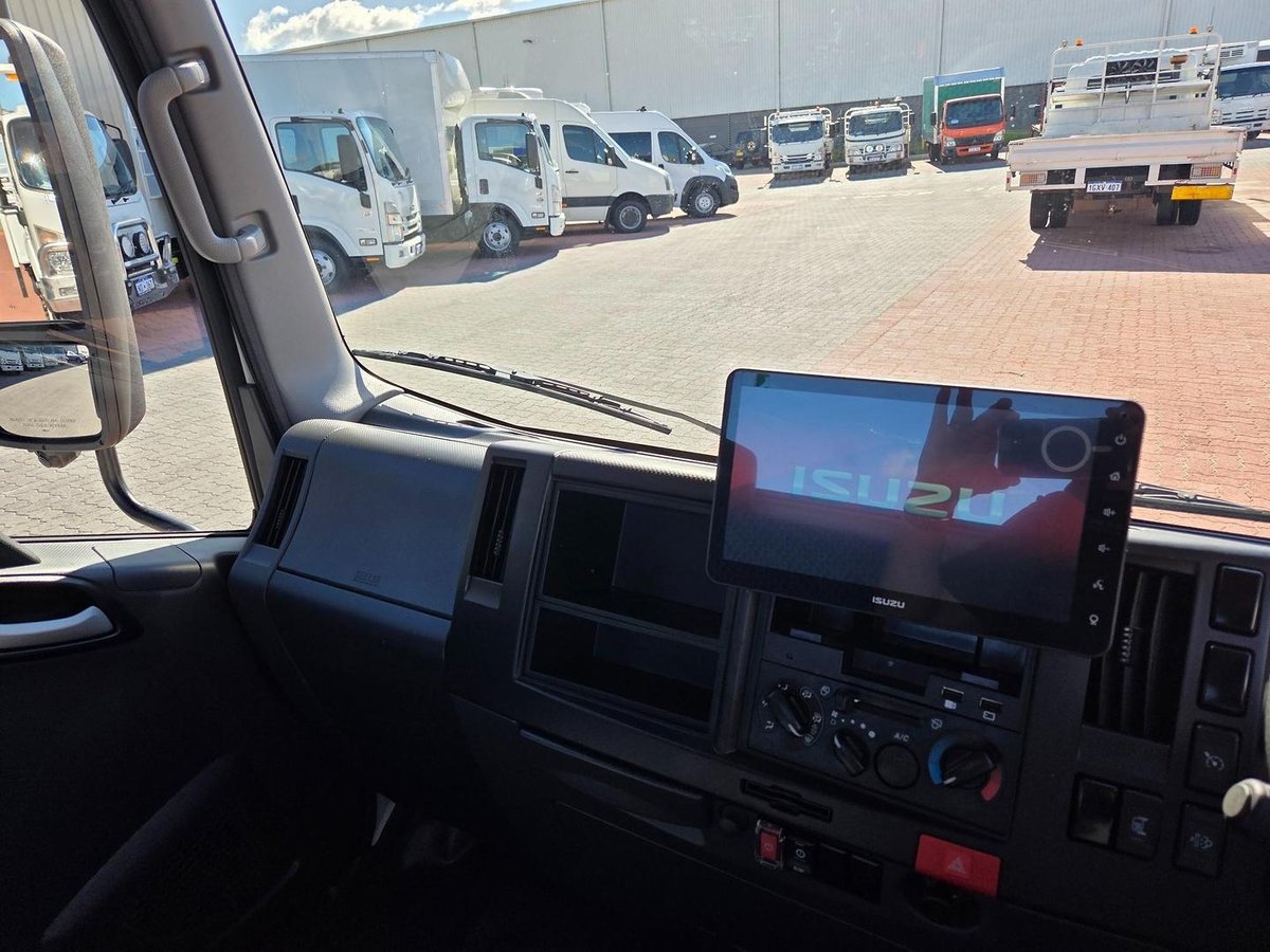 2024 Isuzu Nlr 45-150 Amt Mwb Car License Tray image 11