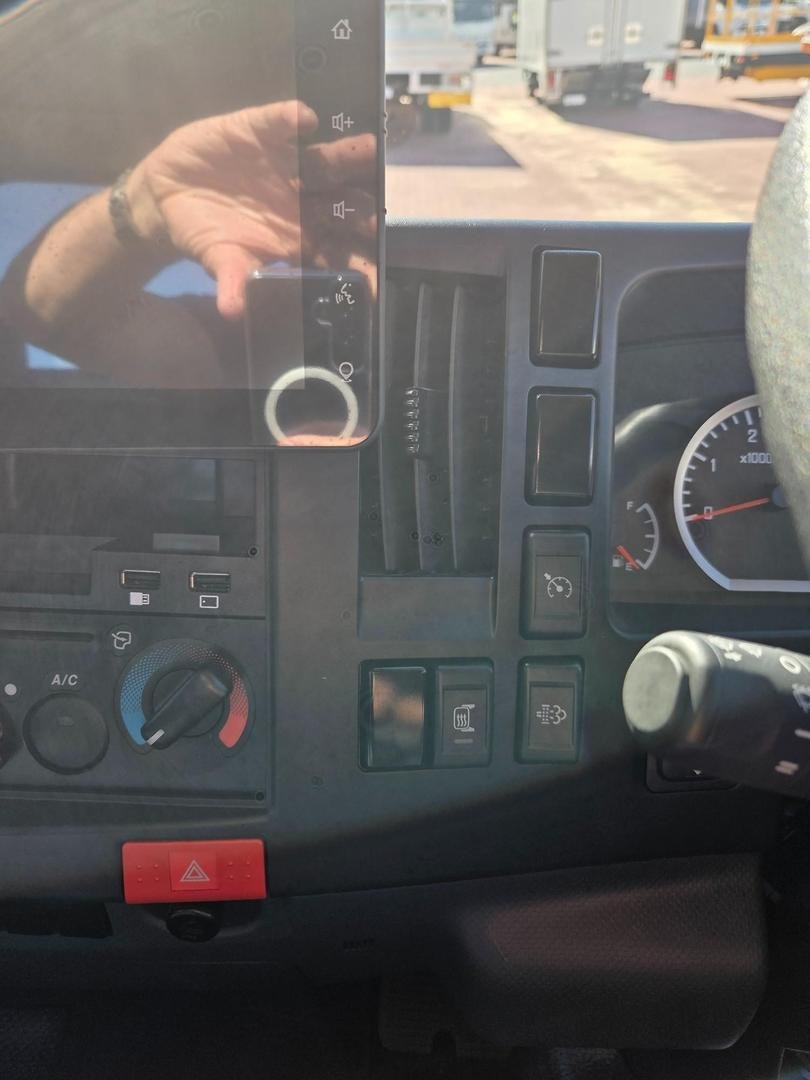 2024 Isuzu Nlr 45-150 Amt Mwb Car License Tray image 2