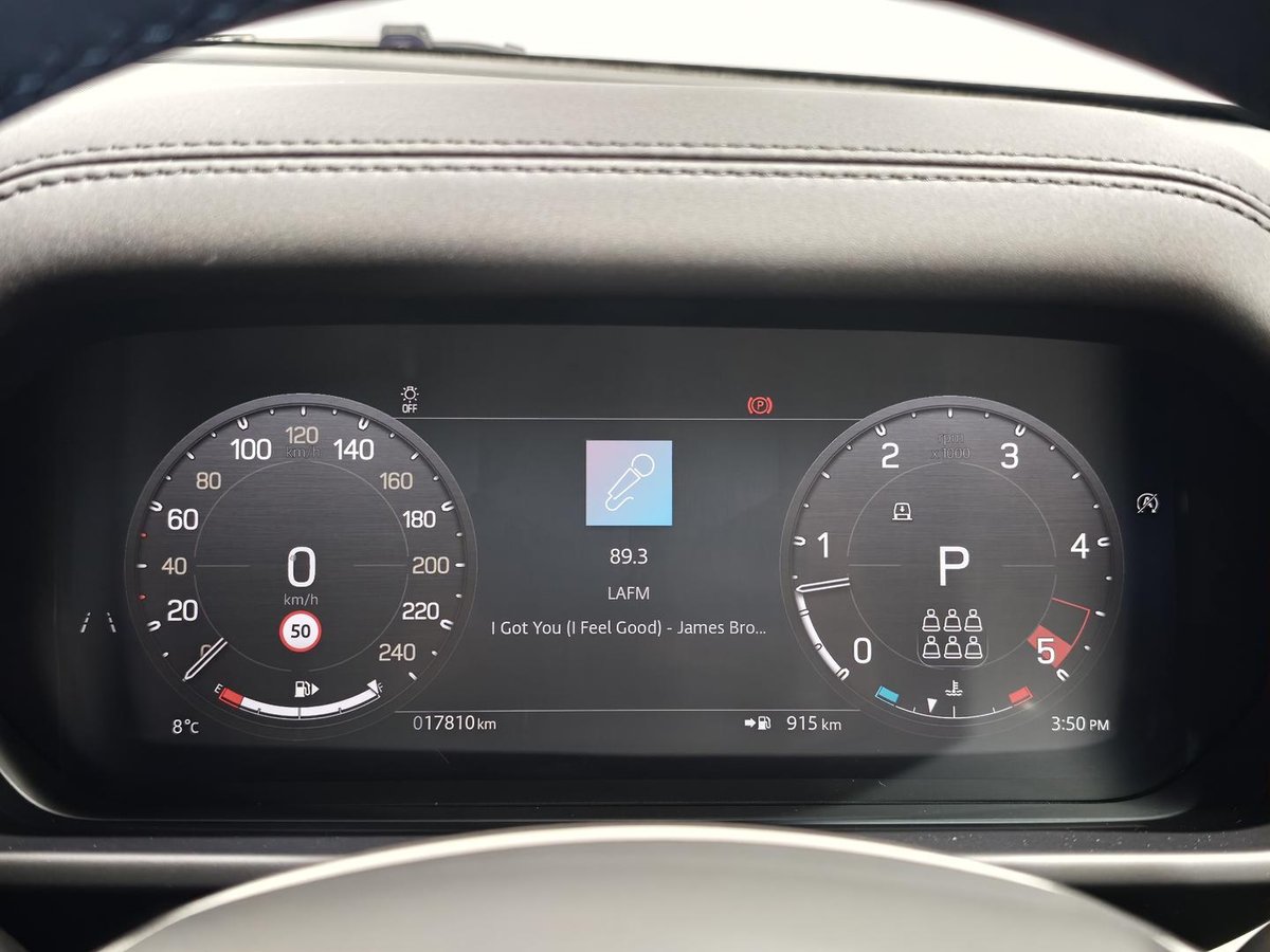 2025 Land Rover Defender 130 D350 X-Dynamic SE L663 MY25.5 AWD image 16