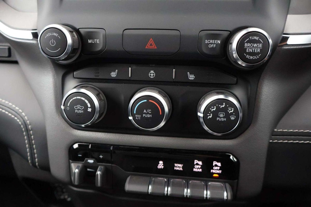 2023 RAM 1500 Big Horn DT MY24 4X4 Dual Range image 14