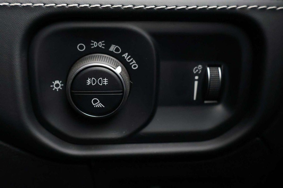 2023 RAM 1500 Big Horn DT MY24 4X4 Dual Range image 18