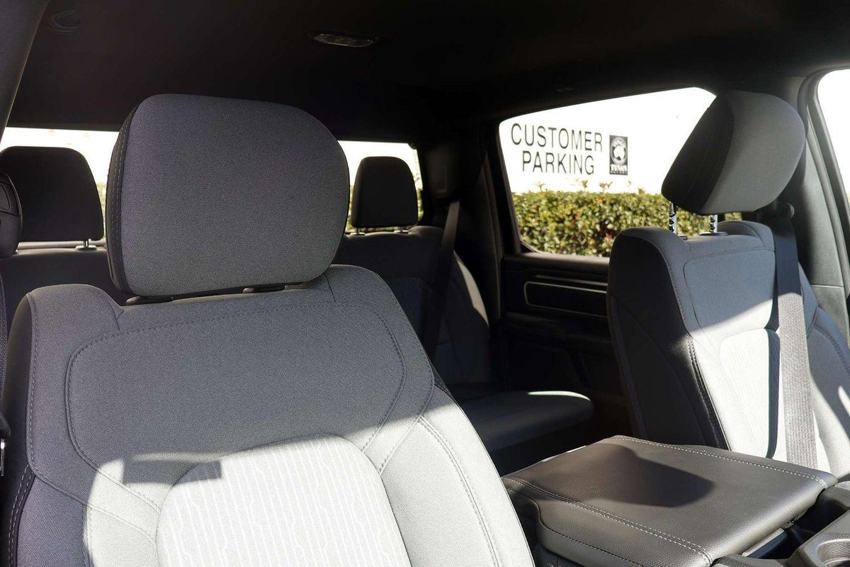 2023 RAM 1500 Big Horn DT MY24 4X4 Dual Range image 12