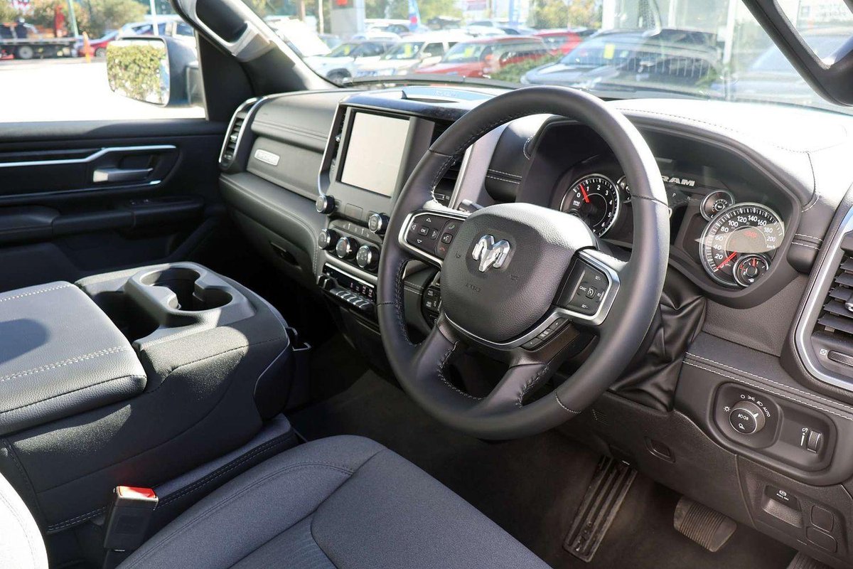 2023 RAM 1500 Big Horn DT MY24 4X4 Dual Range image 11