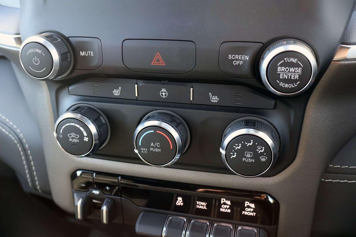 2023 RAM 1500 Big Horn DT MY24 4X4 Dual Range image 15