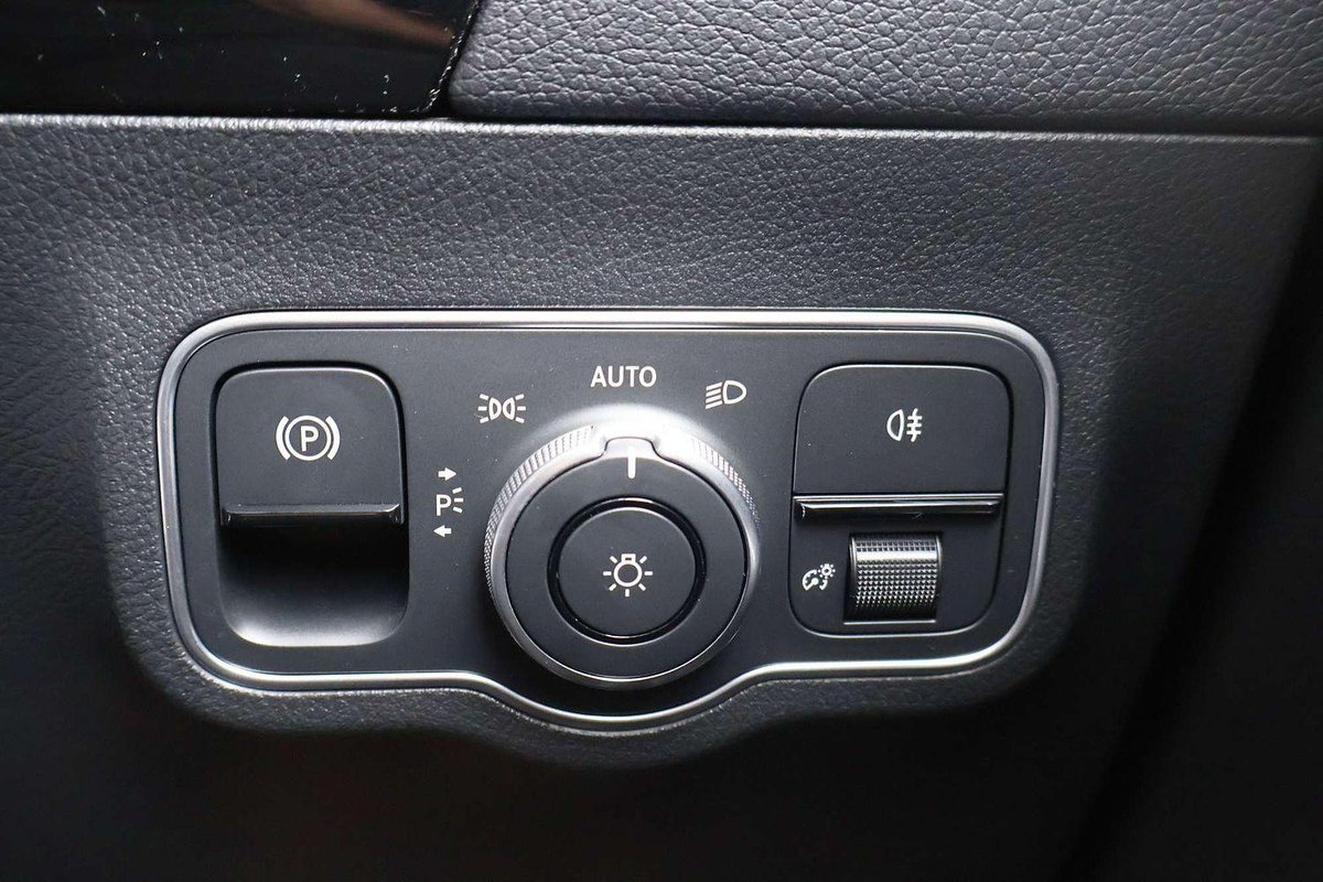 2025 Mercedes-Benz GLA-Class GLA200 H247 image 30