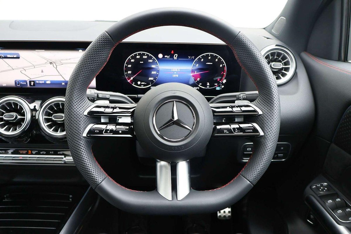 2025 Mercedes-Benz GLA-Class GLA200 H247 image 28
