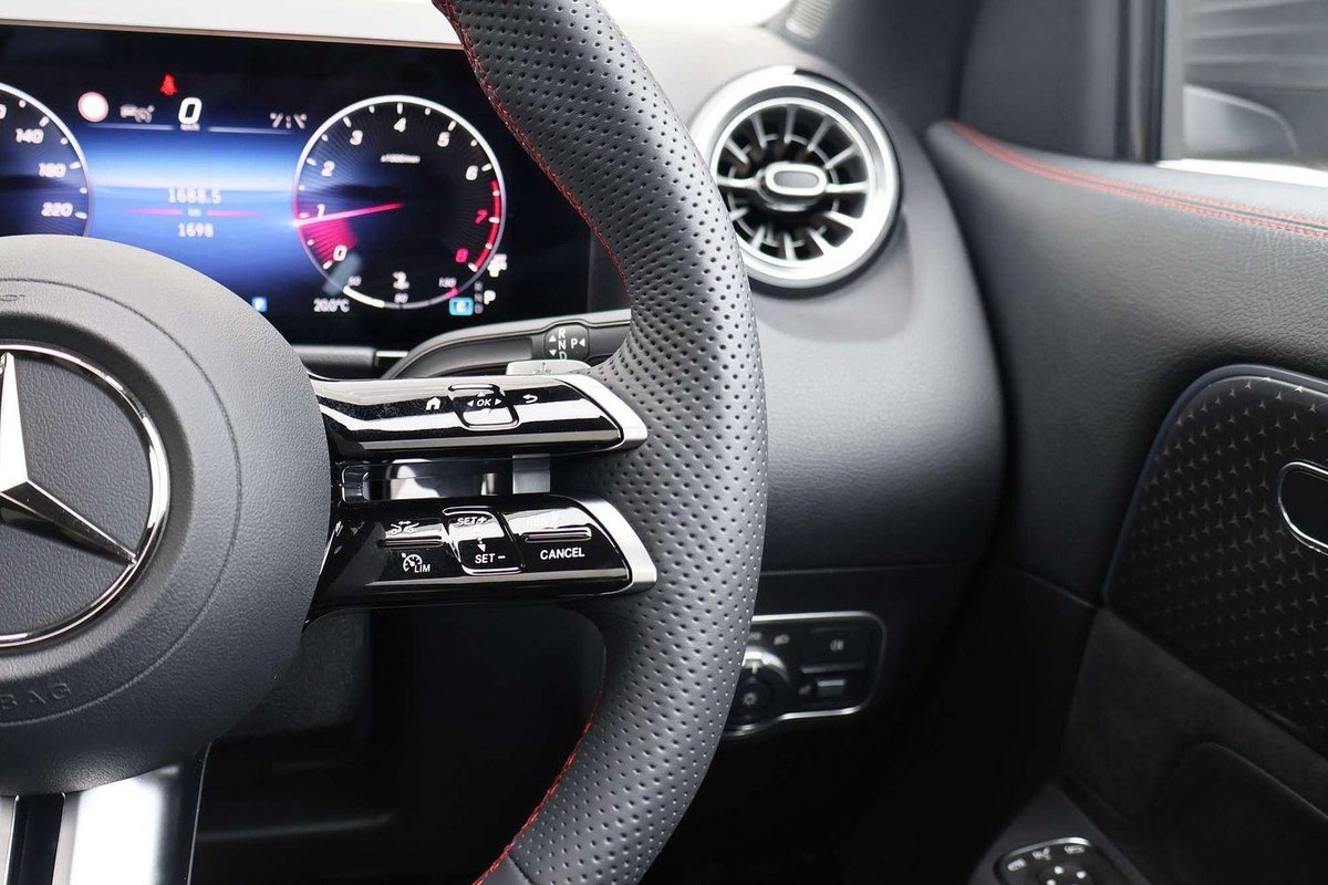 2025 Mercedes-Benz GLA-Class GLA200 H247 image 27