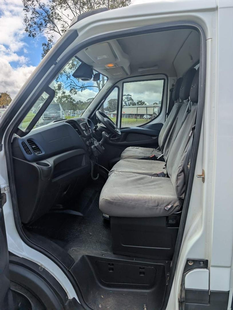 2021 Iveco Daily 45C18 Tradie Made image 12