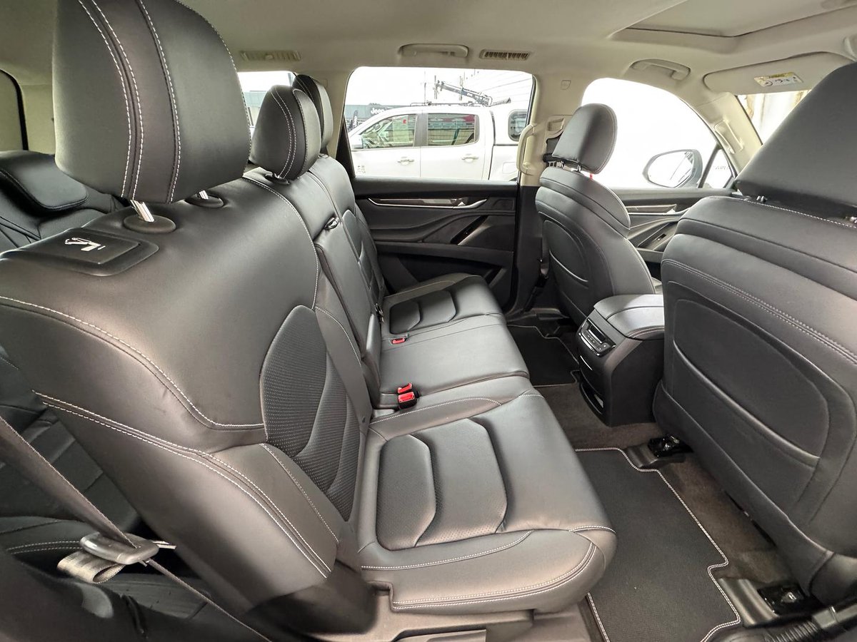 2024 LDV D90 Executive SV9A 4X4 Dual Range image 12