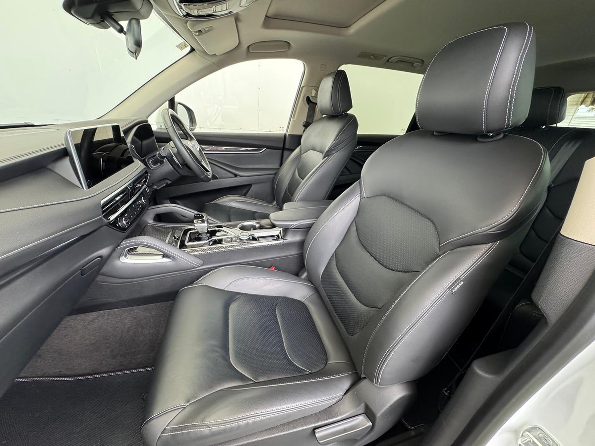 2024 LDV D90 Executive SV9A 4X4 Dual Range image 17