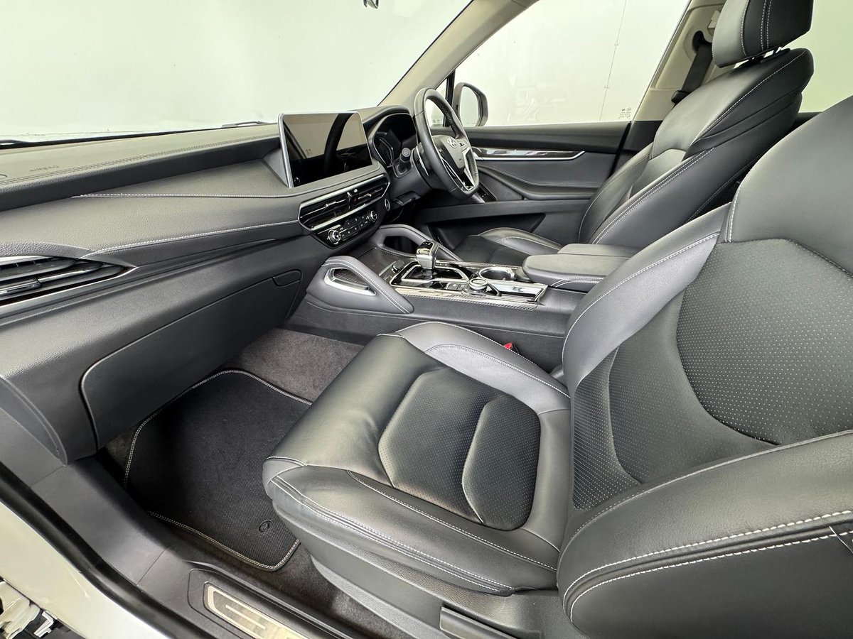 2024 LDV D90 Executive SV9A 4X4 Dual Range image 18