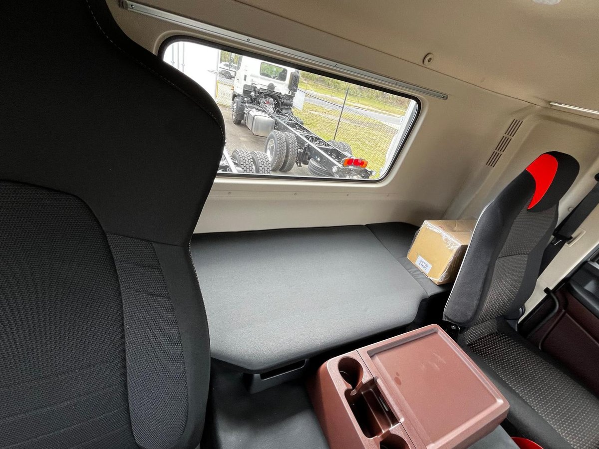 2026 Hino 700 Series FH 1832 image 17