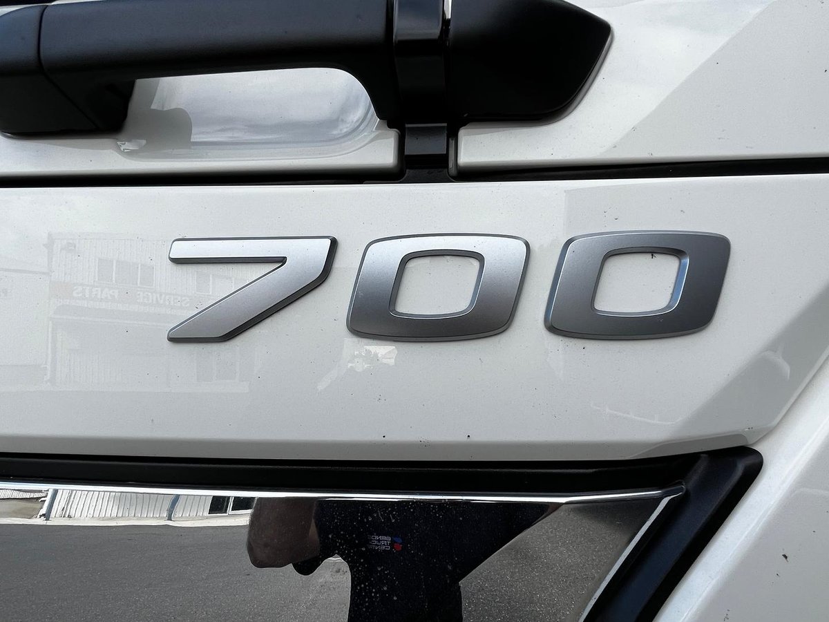 2026 Hino 700 Series FH 1832 image 7