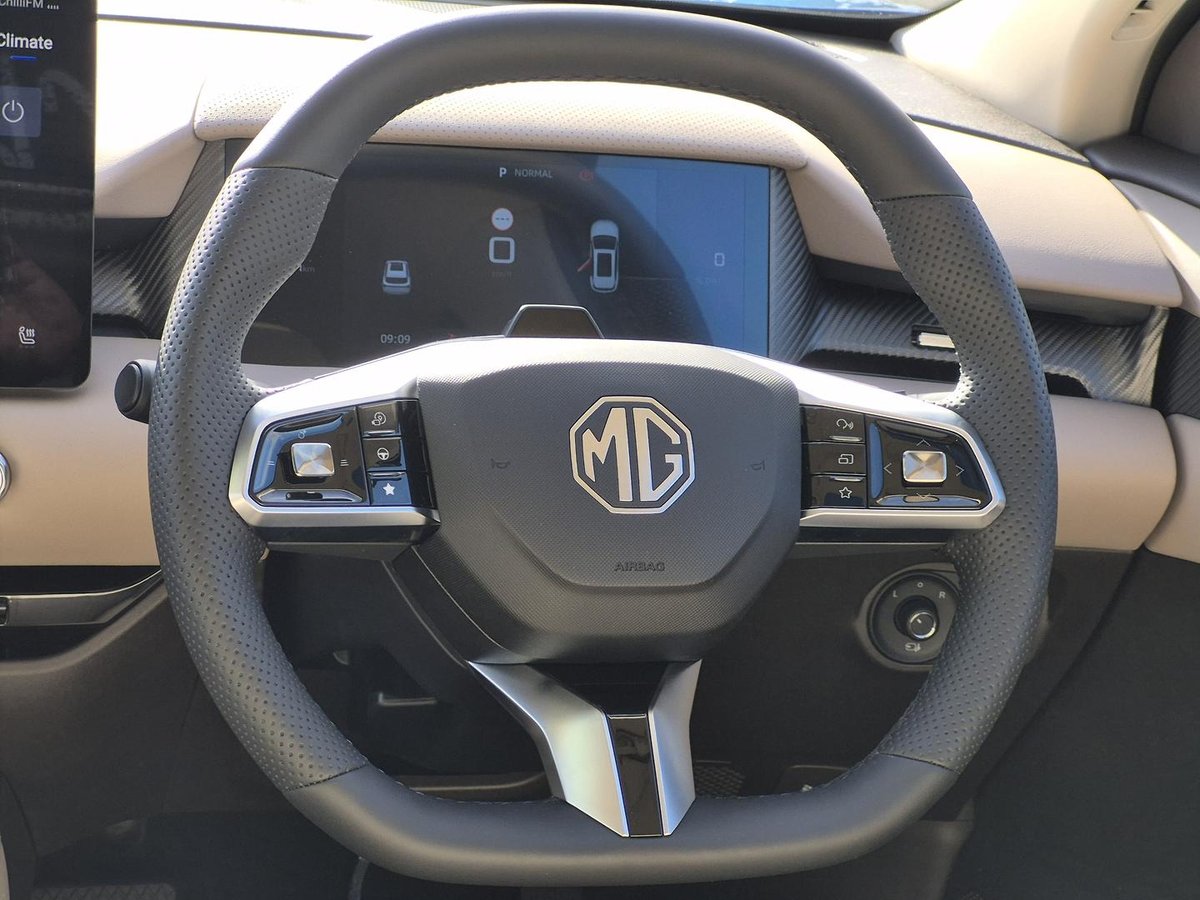 2025 MG MGS5 EV Essence 62 ZS3EM MY25 image 10