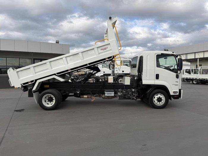 2023 Isuzu F Series Fsr140/120-260 Tipper image 13