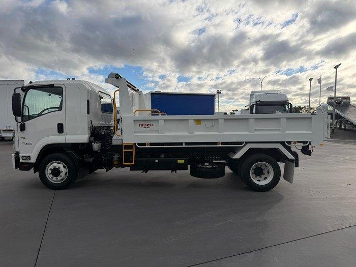 2023 Isuzu F Series Fsr140/120-260 Tipper image 4