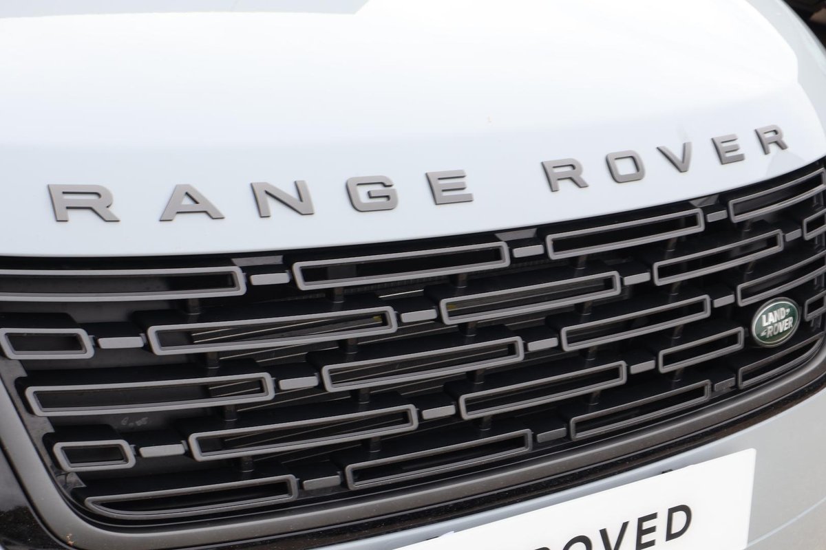 2024 Land Rover Range Rover Velar P250 Dynamic SE L560 MY24 AWD image 10