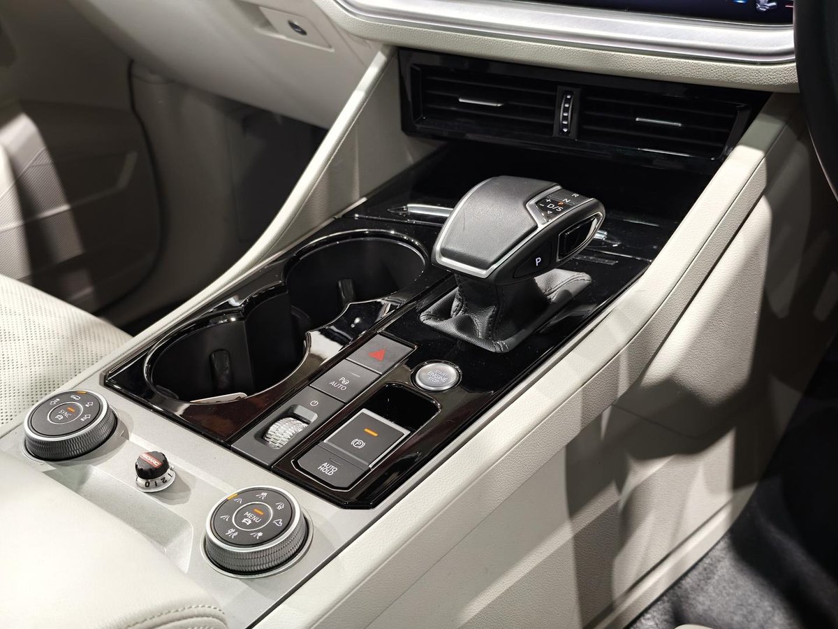 2022 Volkswagen Touareg 210TDI Elegance CR MY22 Four Wheel Drive image 16