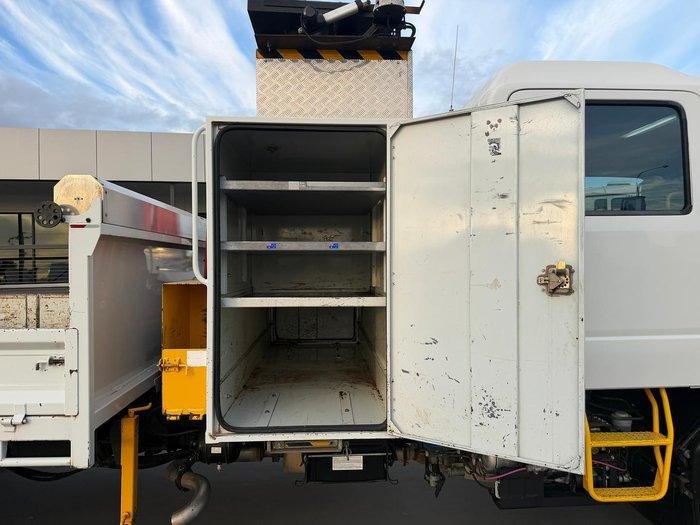 2017 Isuzu F Series FRR110-260 image 14