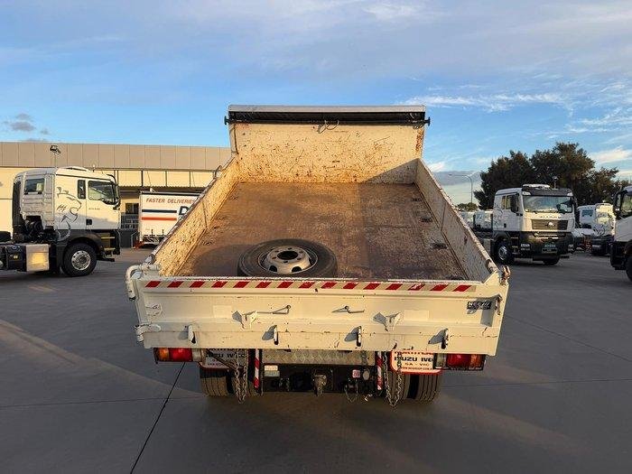 2017 Isuzu F Series FRR110-260 image 21