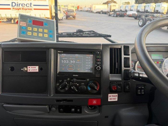2017 Isuzu F Series FRR110-260 image 29