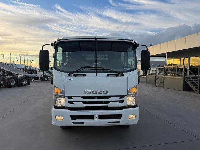 2017 Isuzu F Series FRR110-260 image 8