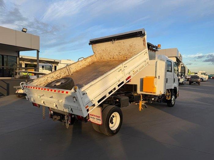 2017 Isuzu F Series FRR110-260 image 22