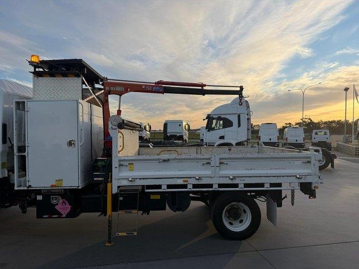 2017 Isuzu F Series FRR110-260 image 16