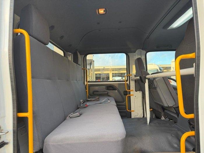 2017 Isuzu F Series FRR110-260 image 38