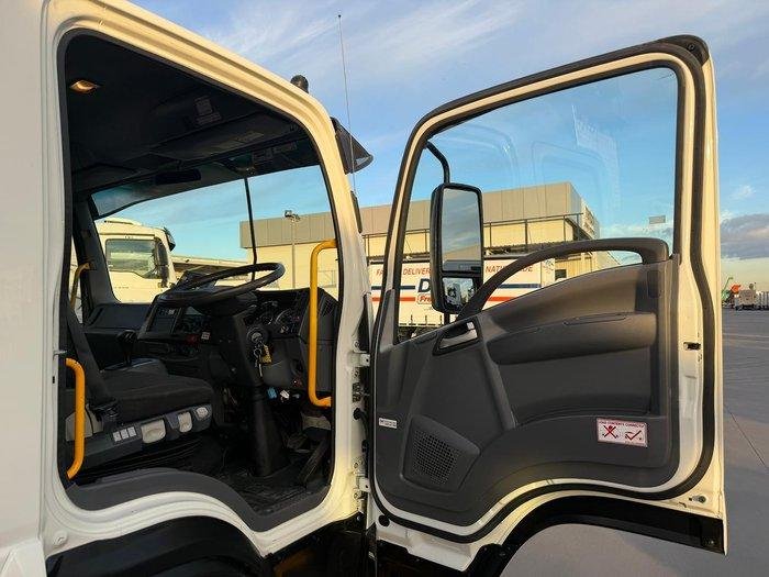 2017 Isuzu F Series FRR110-260 image 25