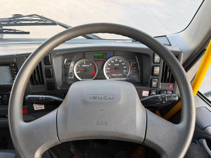 2017 Isuzu F Series FRR110-260 image 27