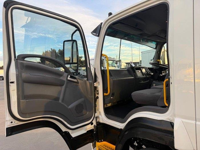 2017 Isuzu F Series FRR110-260 image 33