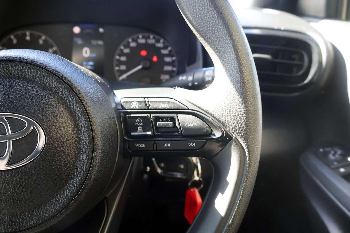 2025 Toyota Yaris image 19