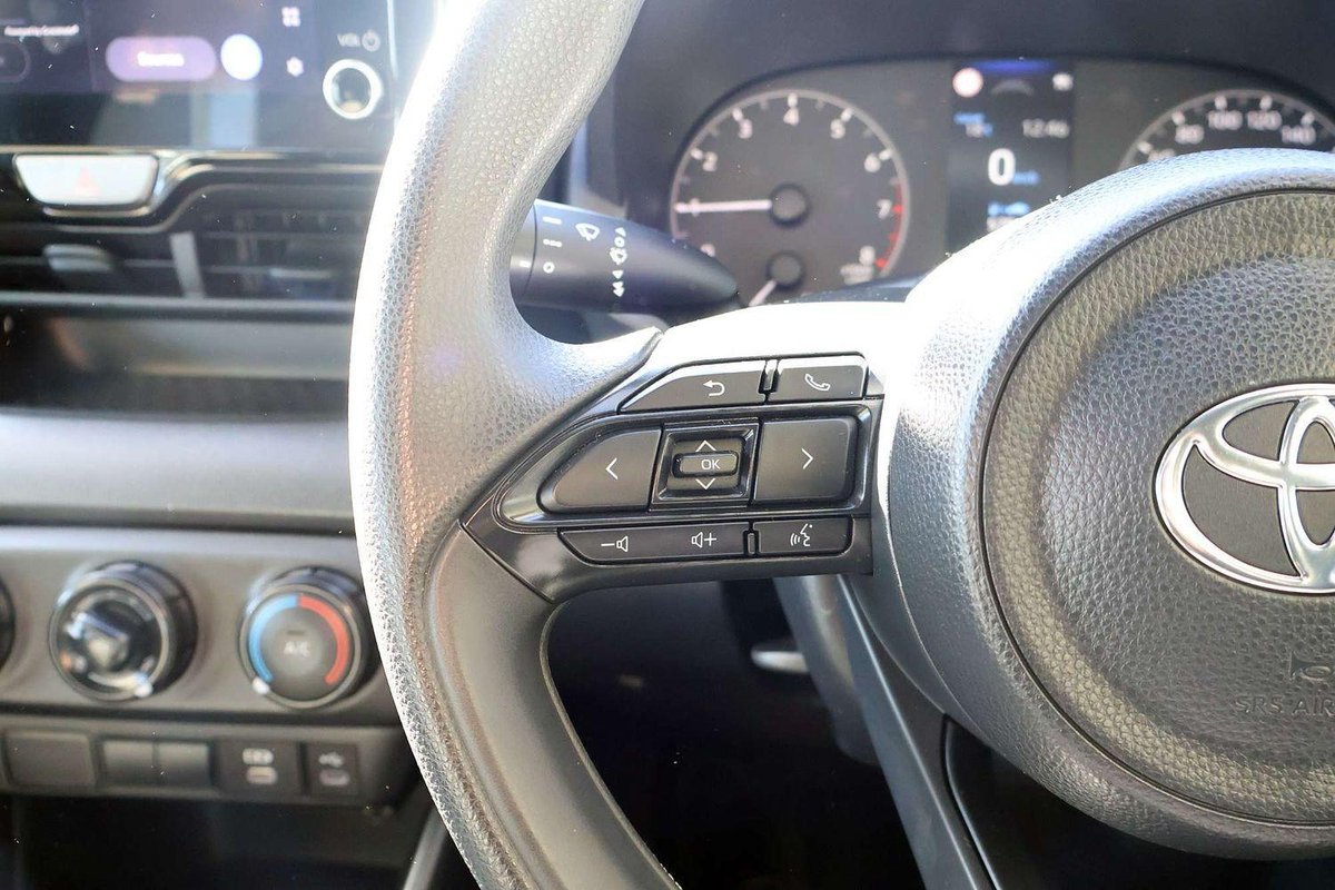 2025 Toyota Yaris image 18