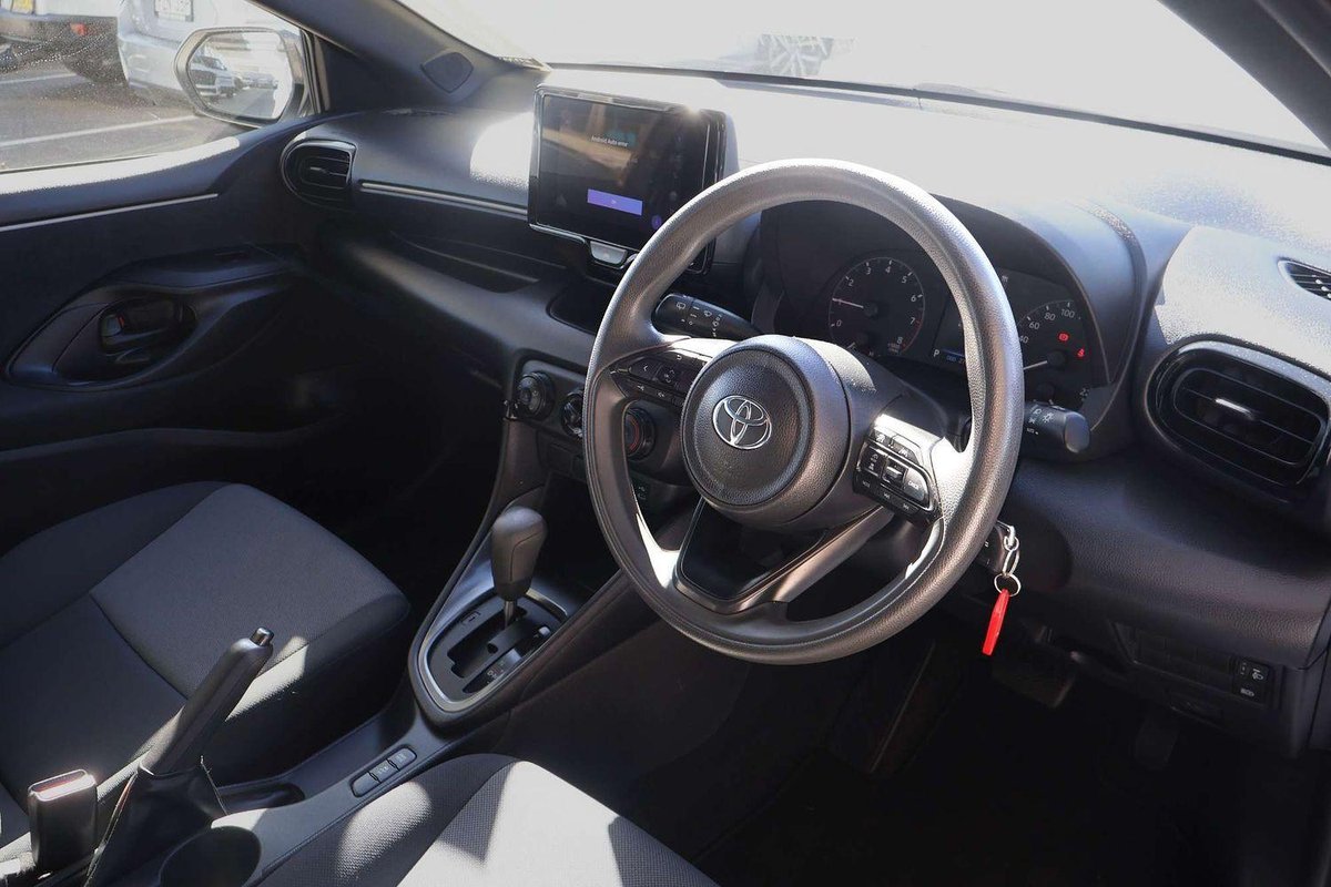 2025 Toyota Yaris image 10