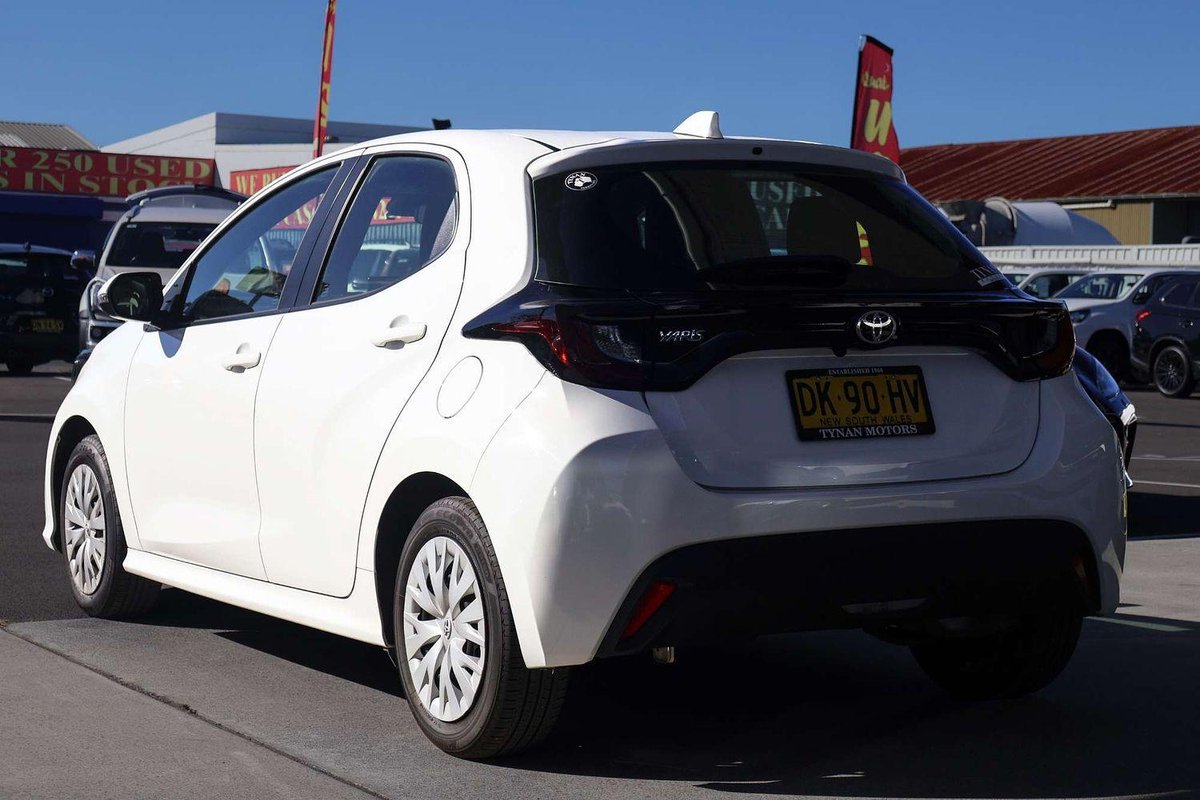 2025 Toyota Yaris image 7