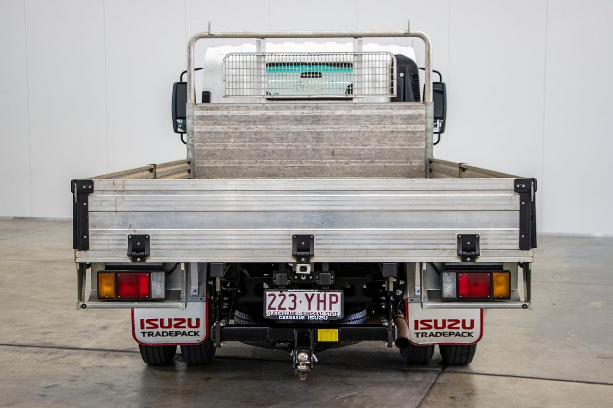 2018 Isuzu N Series Npr 45/55-155 Tradepack image 3
