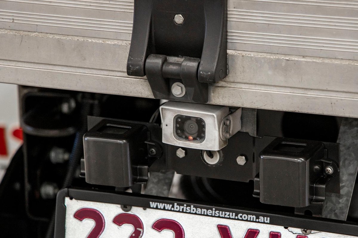 2018 Isuzu N Series Npr 45/55-155 Tradepack image 17