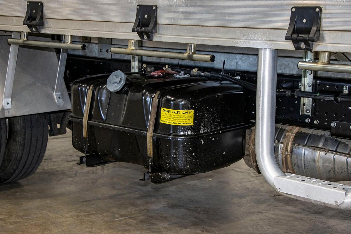 2018 Isuzu N Series Npr 45/55-155 Tradepack image 14
