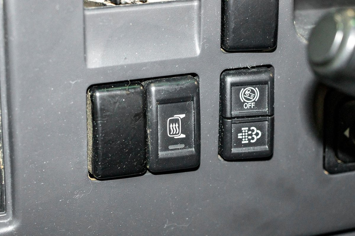 2018 Isuzu N Series Npr 45/55-155 Tradepack image 10