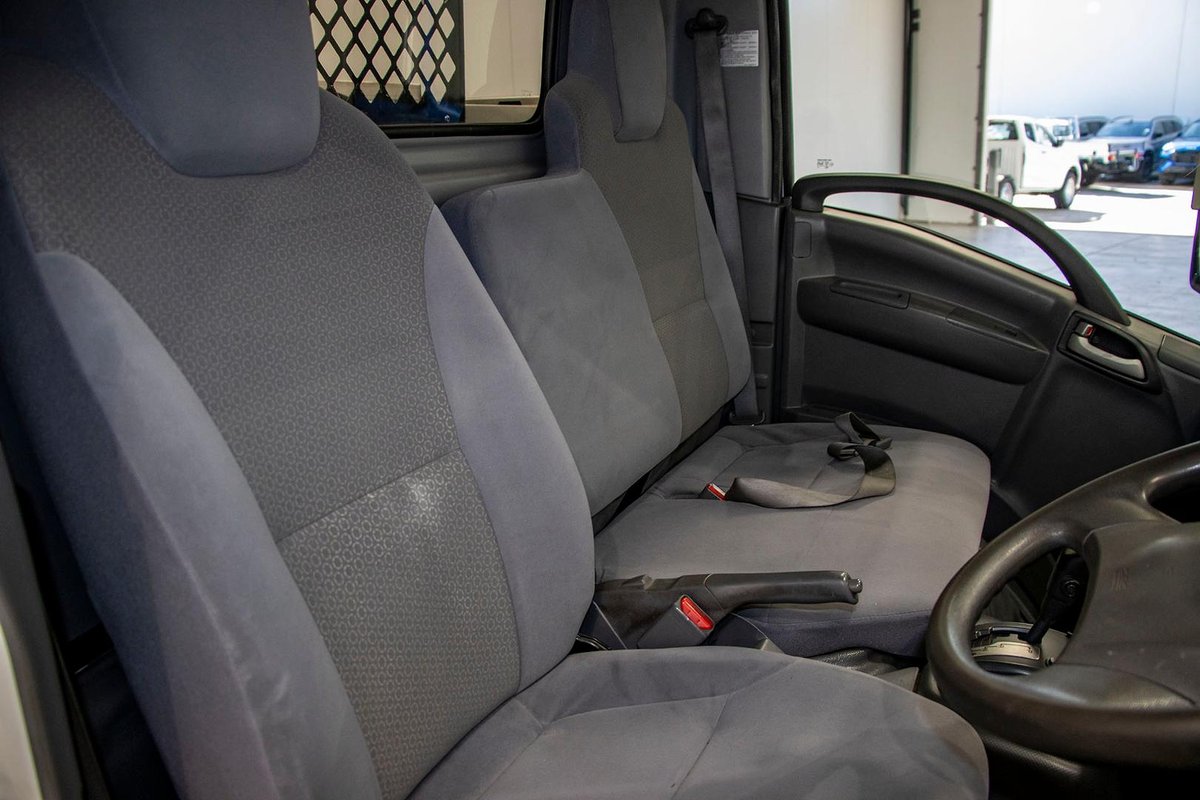 2017 Isuzu N Series Nlr 45-150 Servicepack image 8
