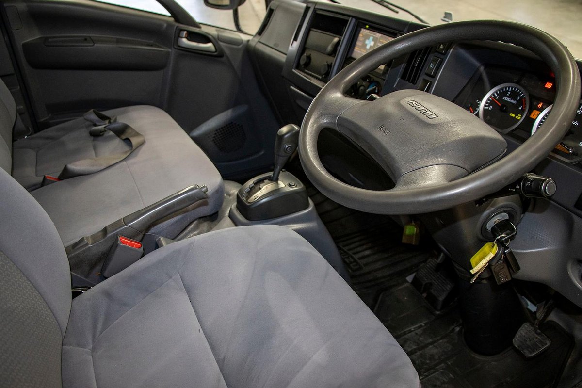 2017 Isuzu N Series Nlr 45-150 Servicepack image 6