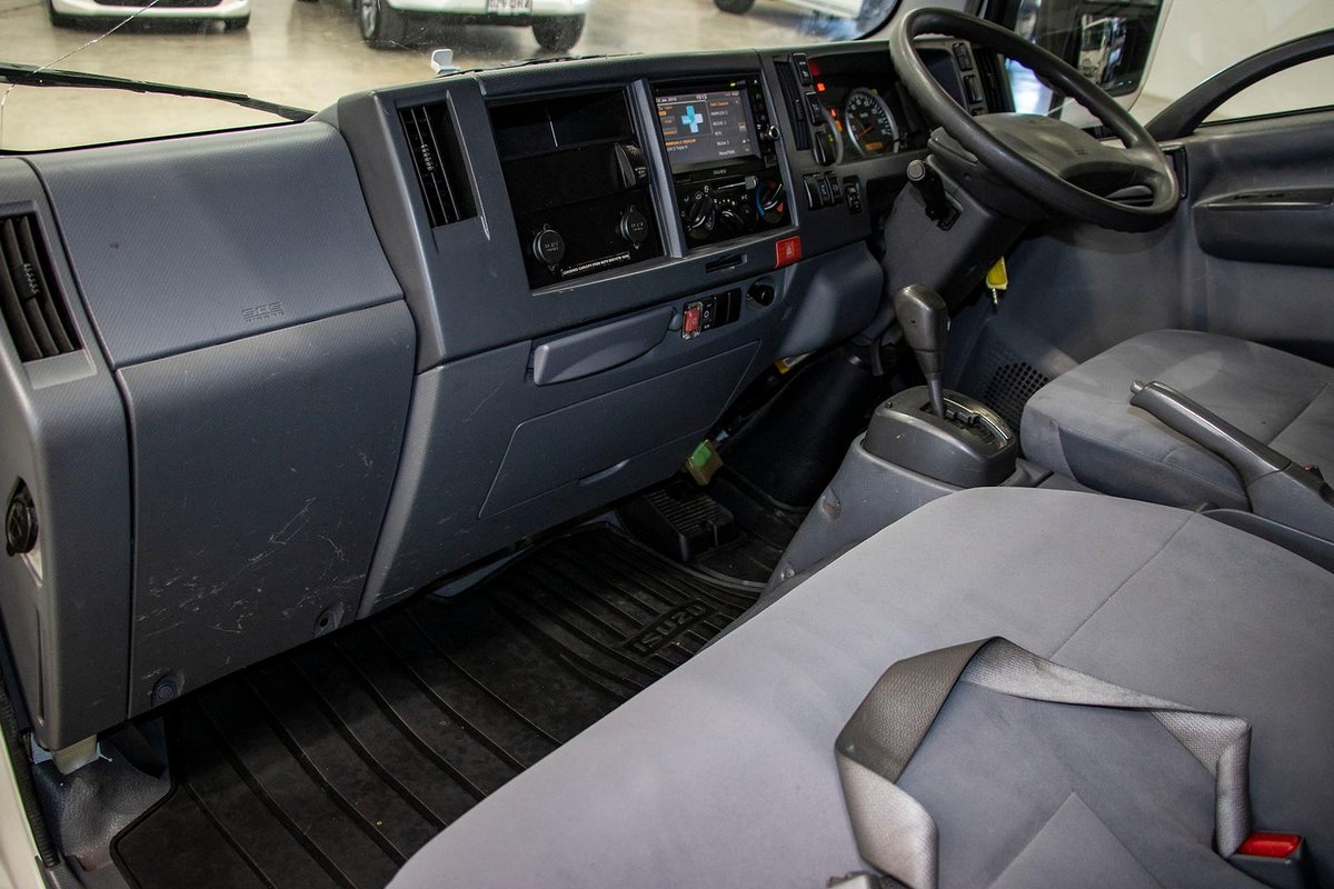2017 Isuzu N Series Nlr 45-150 Servicepack image 7