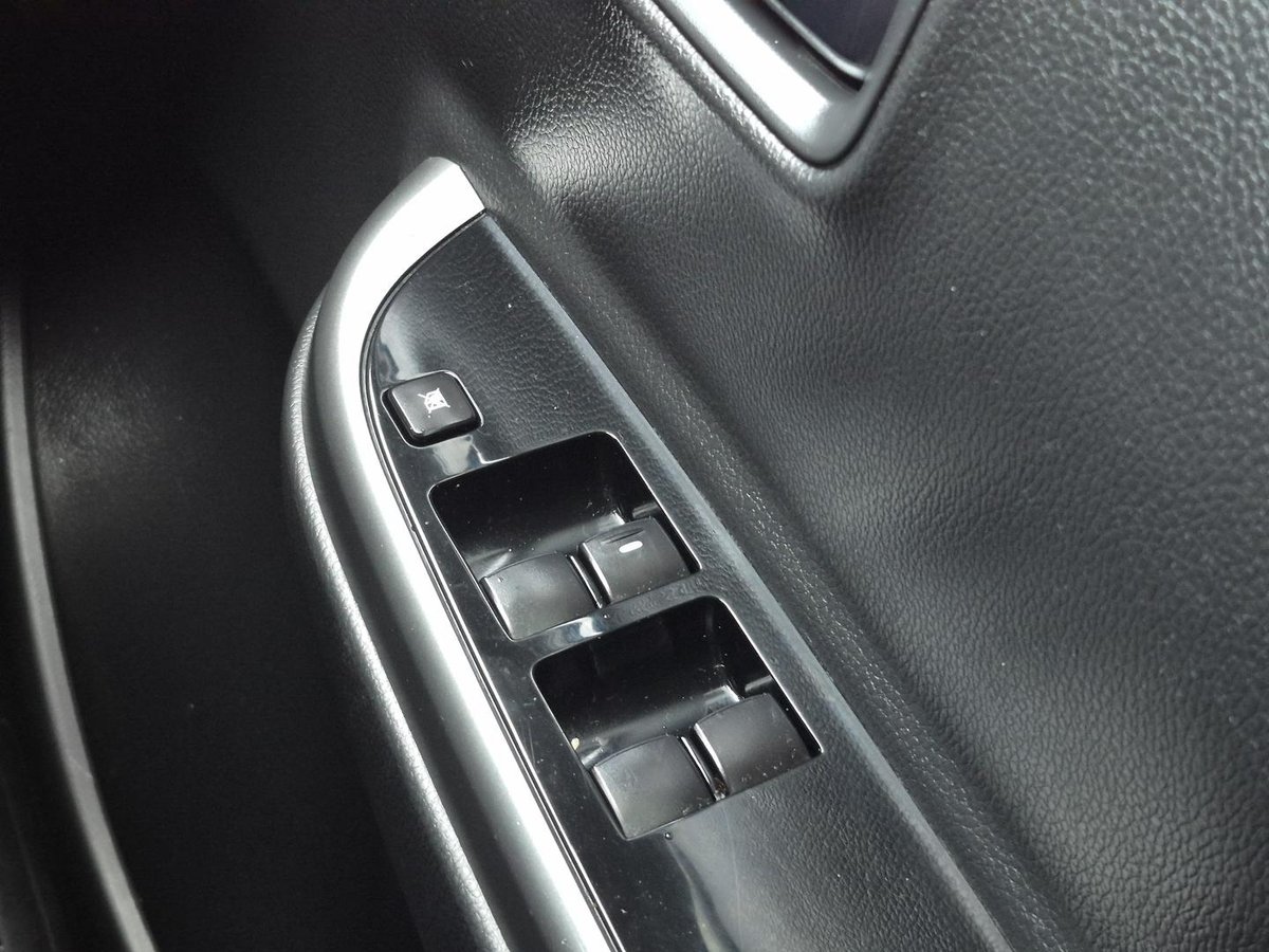 2021 Mitsubishi Triton GLS MR MY22 4X4 Dual Range image 17