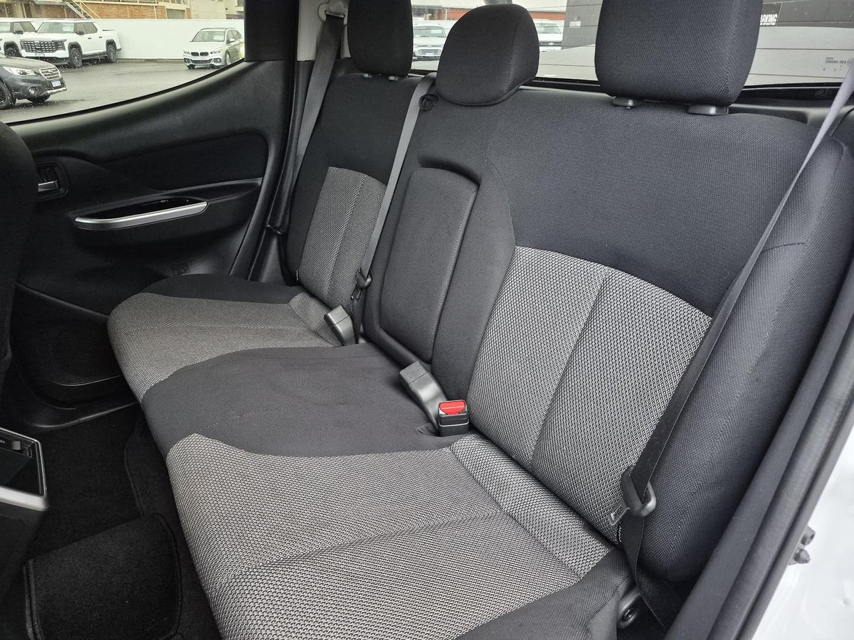 2021 Mitsubishi Triton GLS MR MY22 4X4 Dual Range image 8