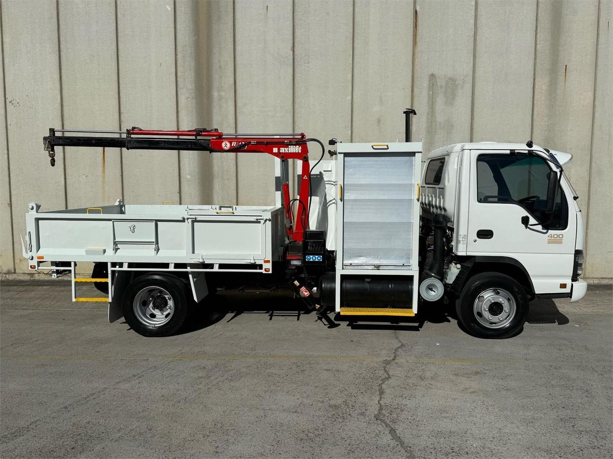 2007 Isuzu N Series NPR 400 image 8