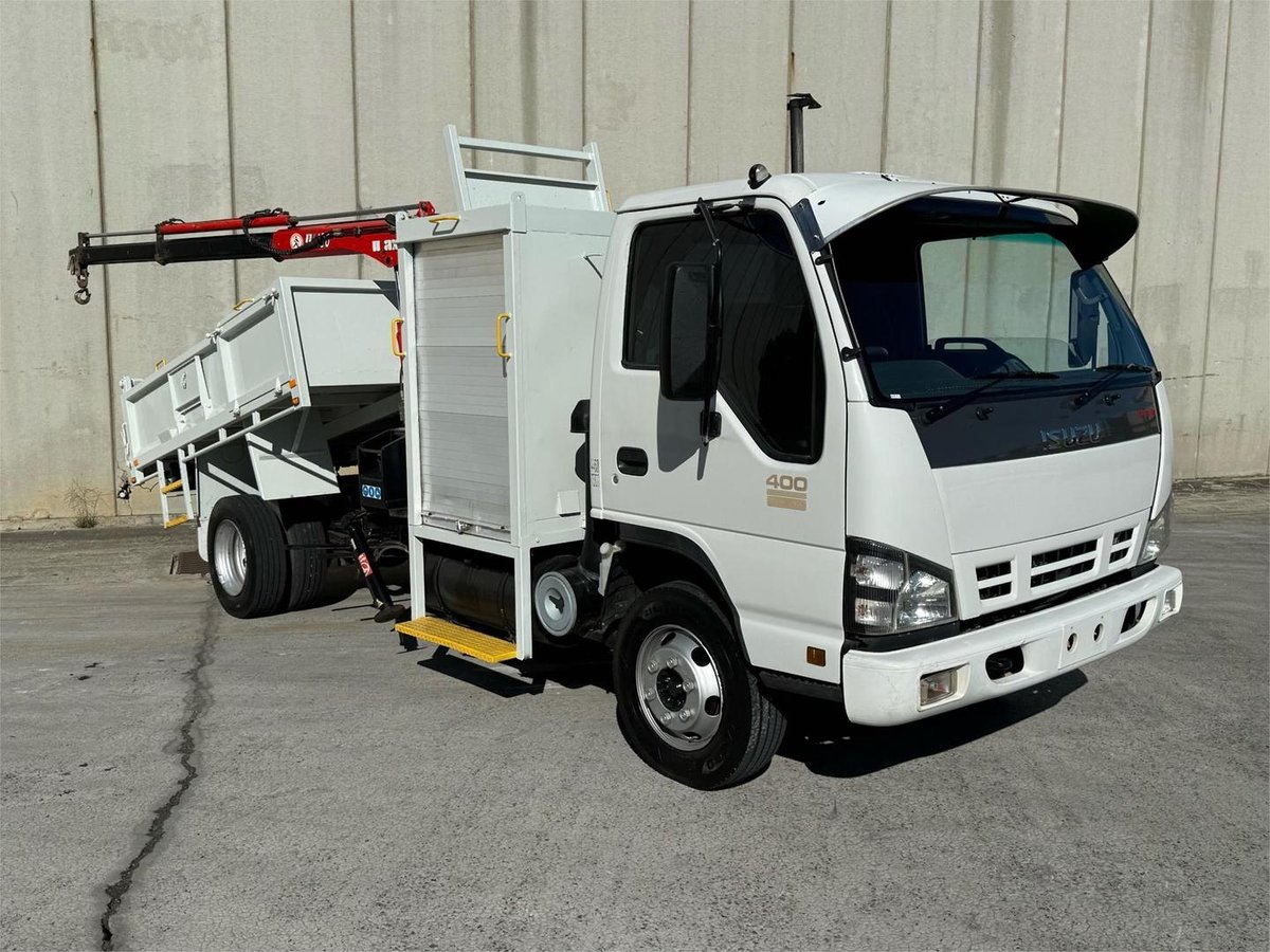 2007 Isuzu N Series NPR 400 image 10