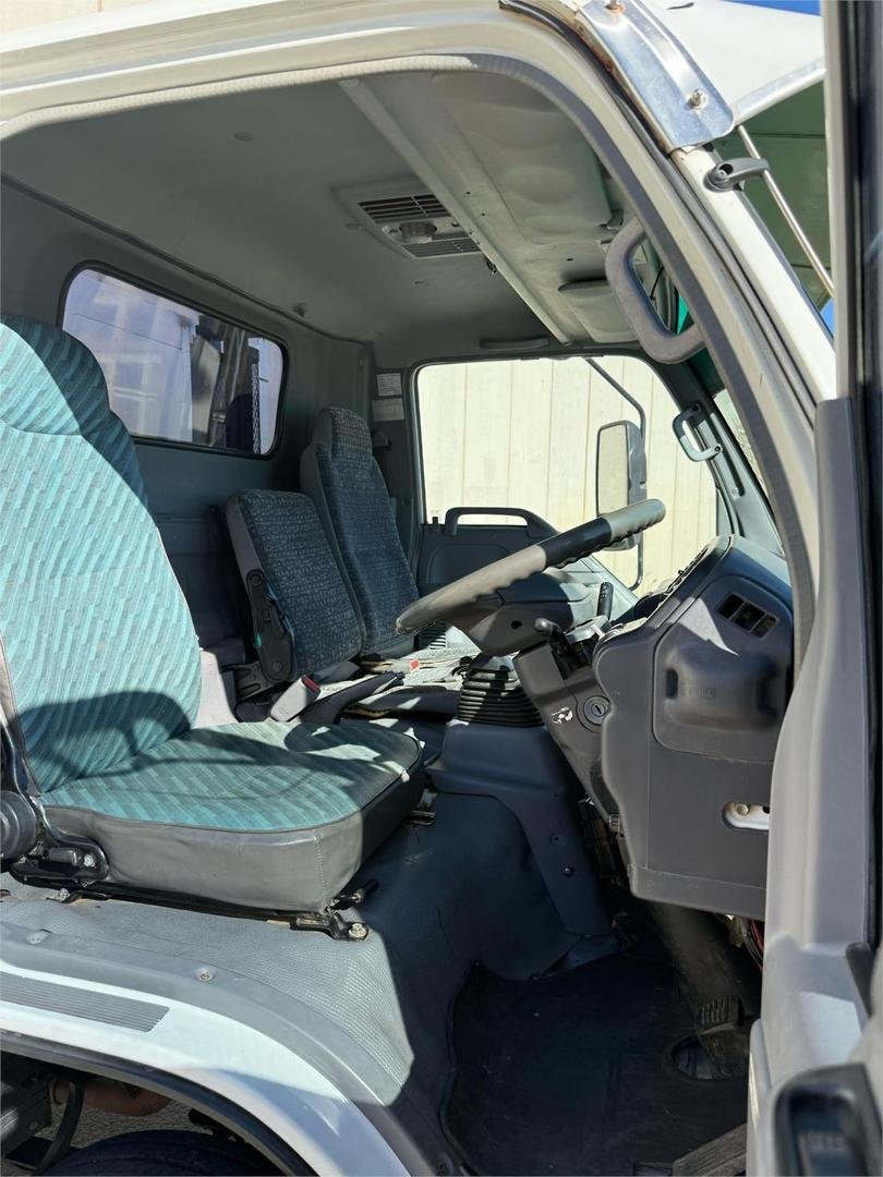 2007 Isuzu N Series NPR 400 image 13